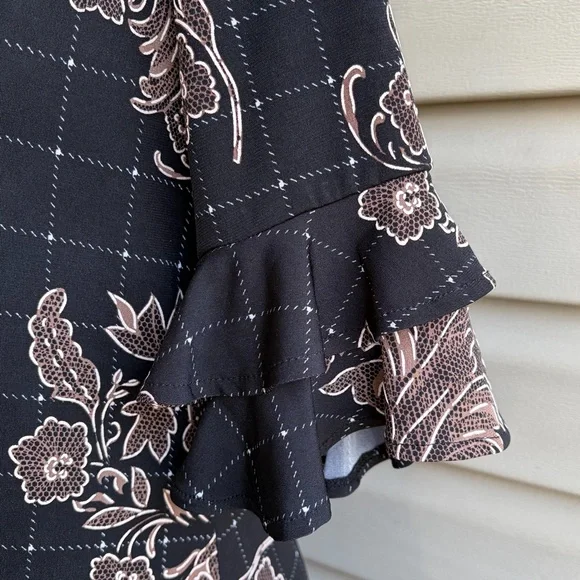 •Ronni Nicole• Ruffle Sleeve Floral Pullover Dress - Size 10 - Picture 4 of 9